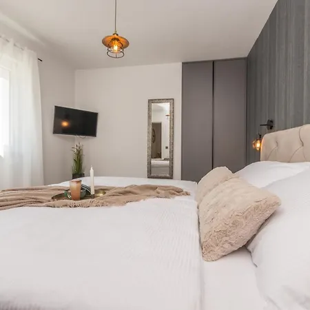 Marilu Luxury דירה *