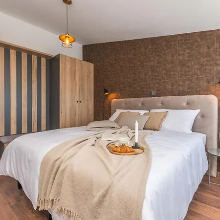 Marilu Luxury 아파트