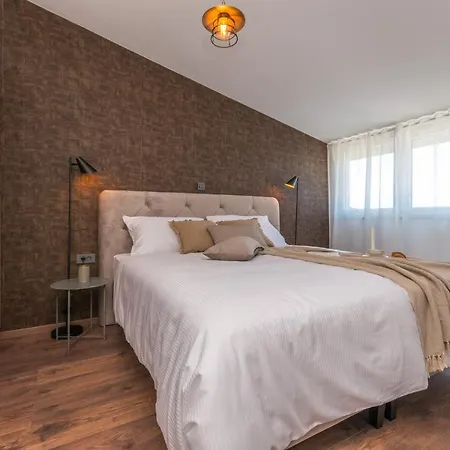 Marilu Luxury *