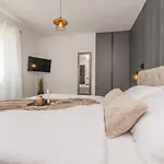 Marilu Luxury Apartment *